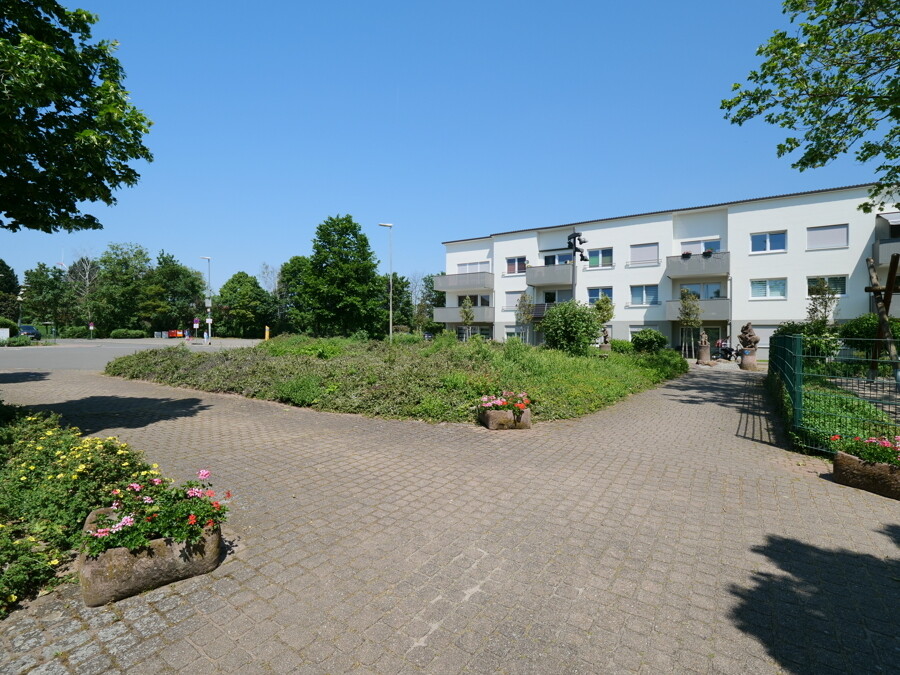 gepflegte Außenanlage
