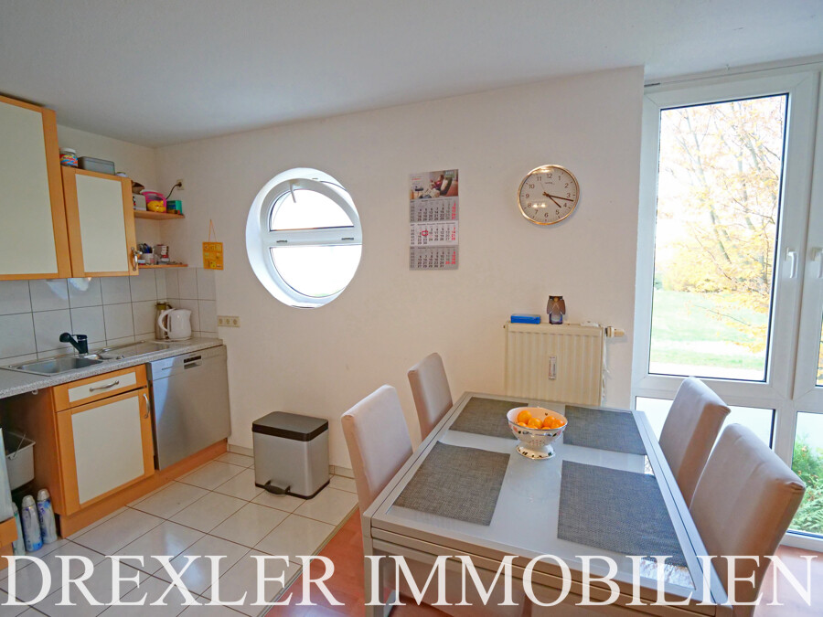 Essplatz an den Fenstern