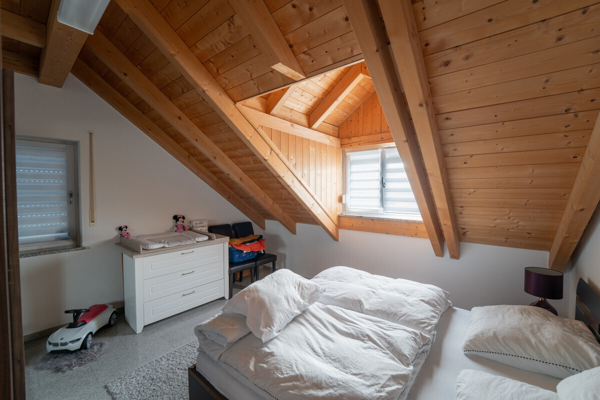 Schlafzimmer DG
