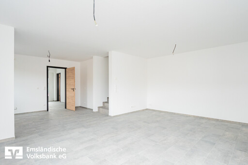 Wohn- und Esszimmer mit offener Küche