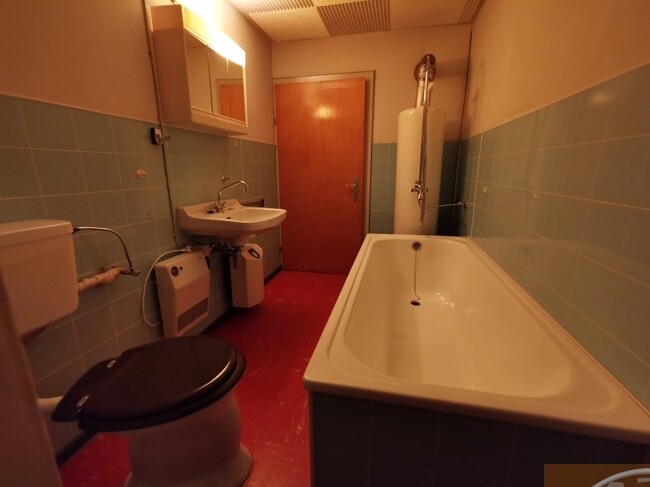 Altbau OG Badezimmer
