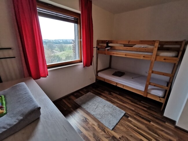 Schlafzimmer 1