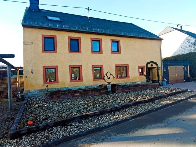 ESI-676