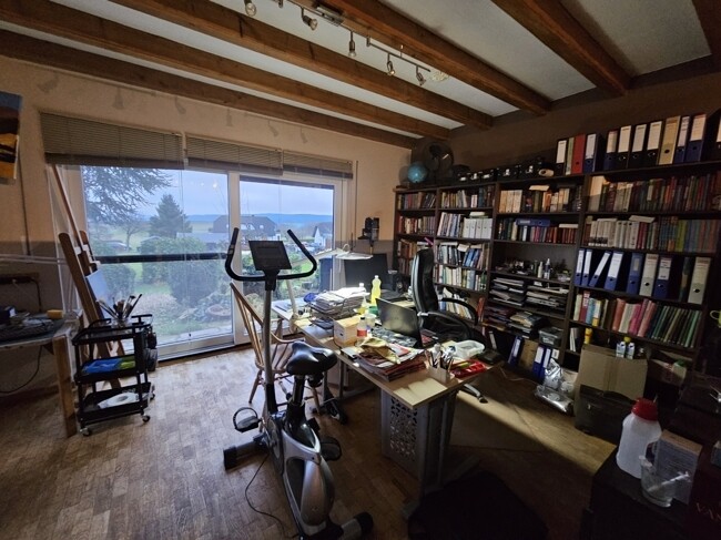 Büro EG