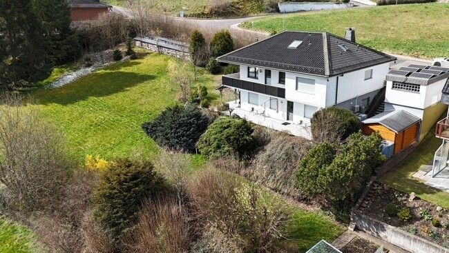 Haus mit Baugrundstück