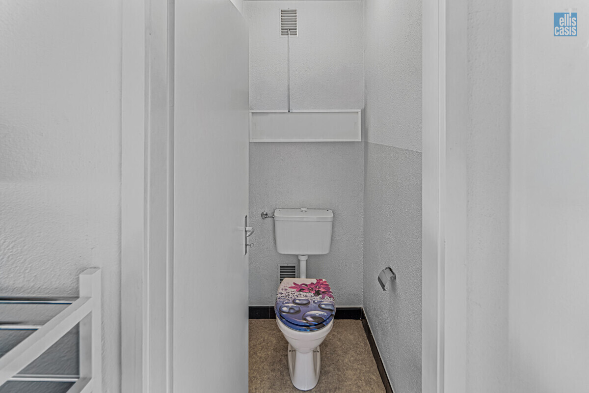 MFH_Gstaldenstrasse_8_Hinwil_WC
