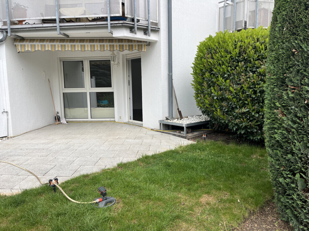 Terrasse mit Garten