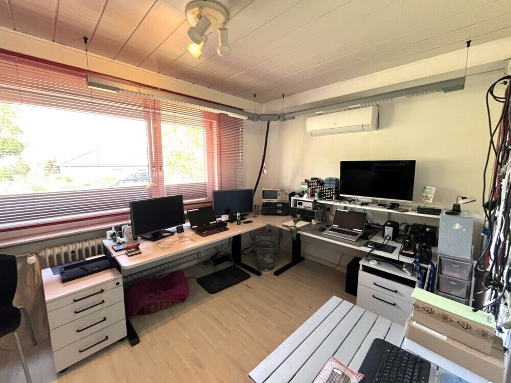 Büro 2 UG