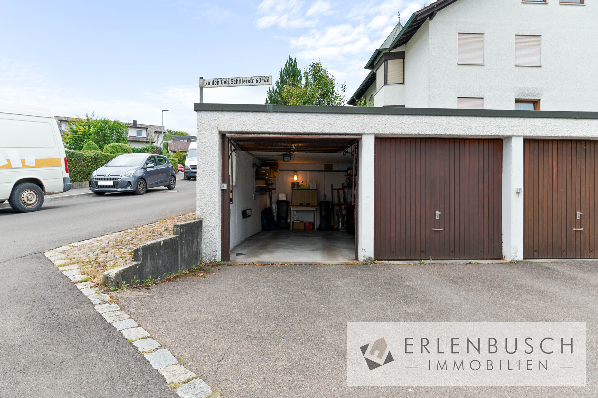 Garage mit Stellplatz