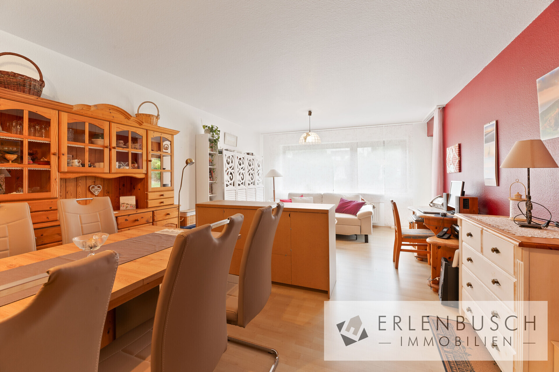Wohn- und Esszimmer 