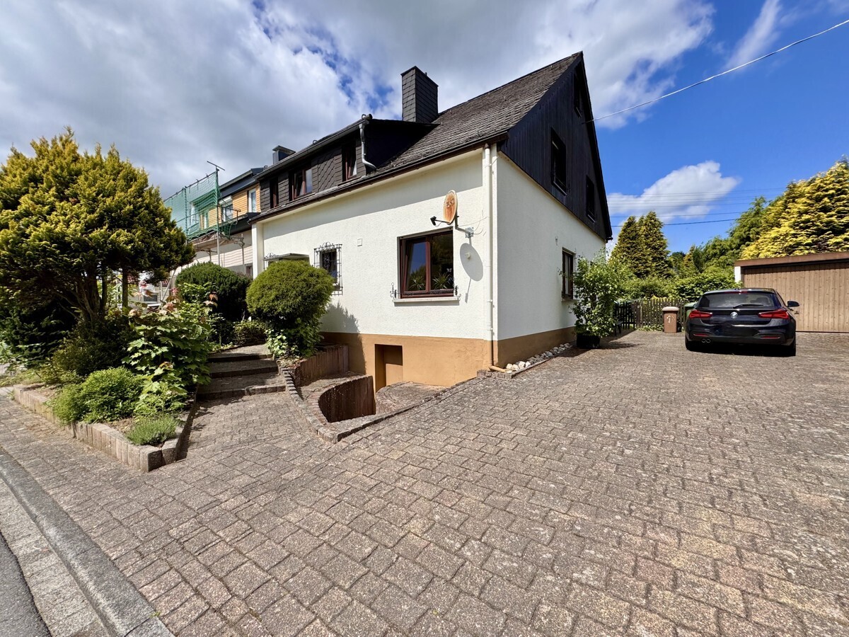 Straßenansicht