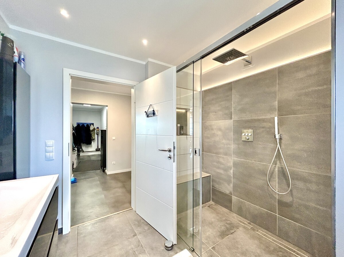 Badezimmer EG