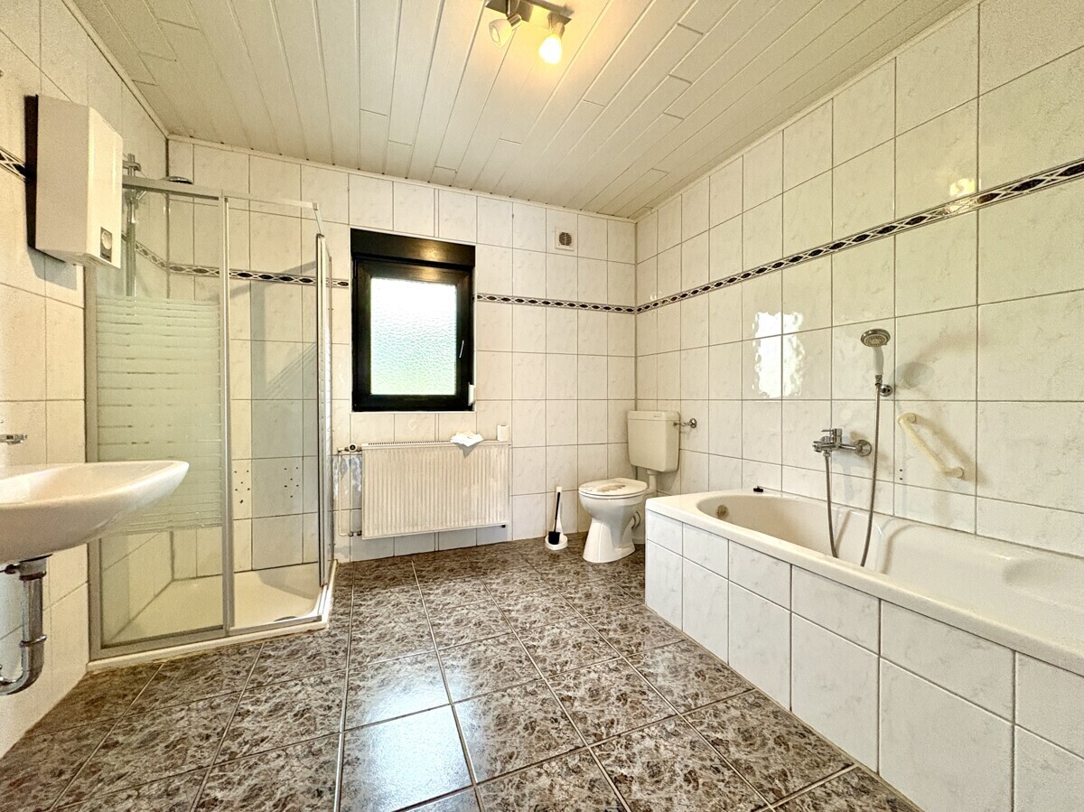 Badezimmer EG