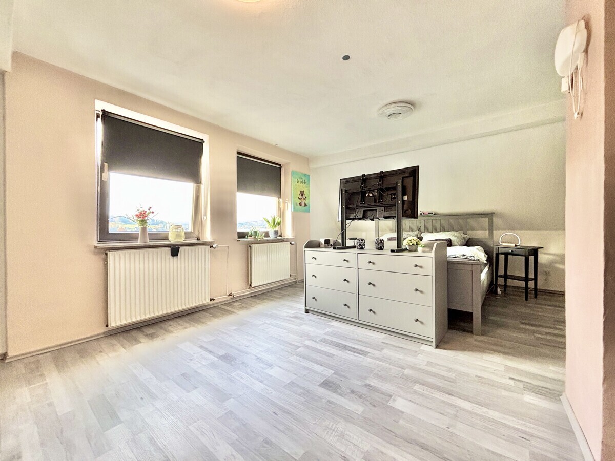 Schlafzimmer DG