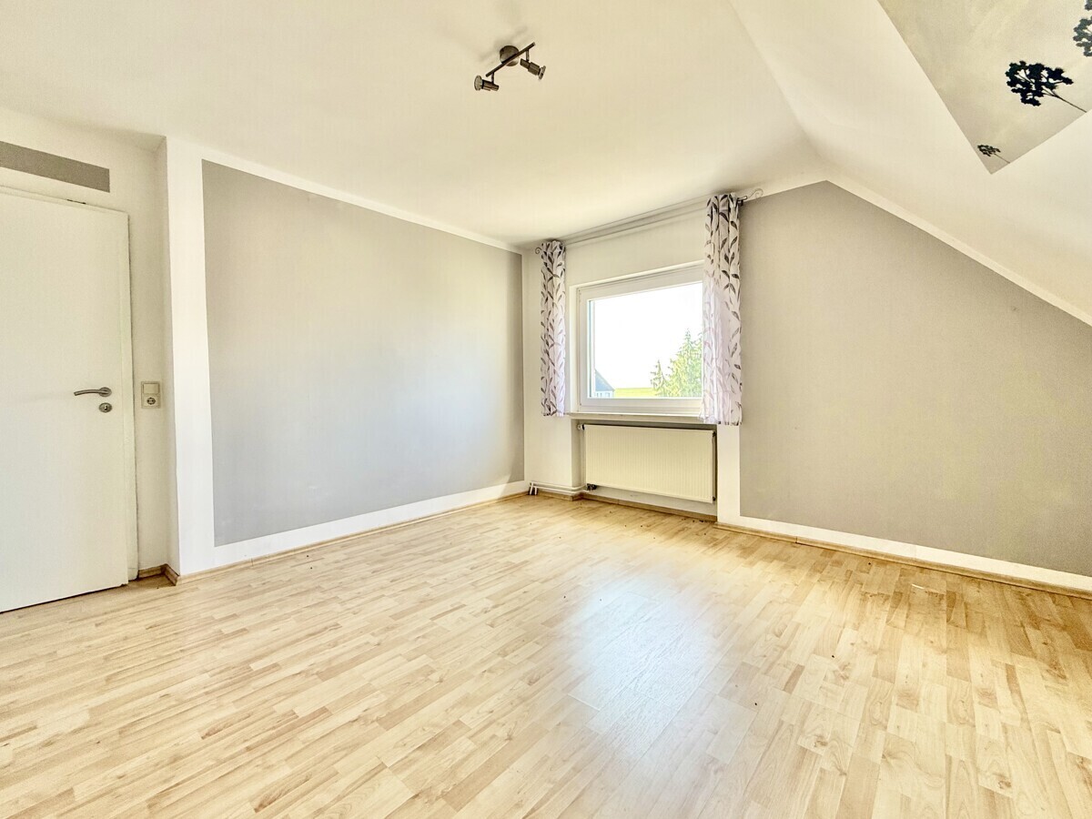 Schlafzimmer DG