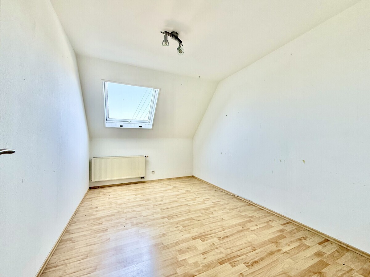 Schlafzimmer DG