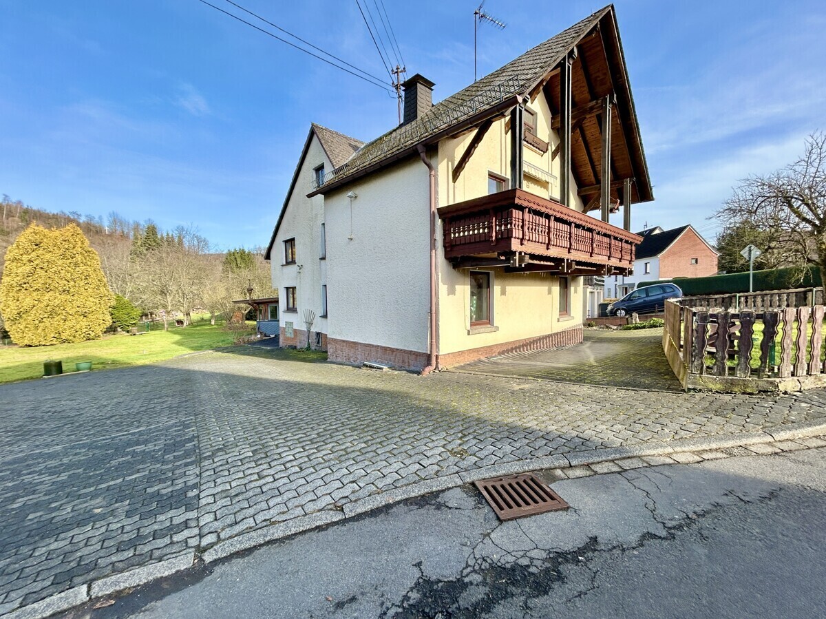 Zufahrt zur Garage