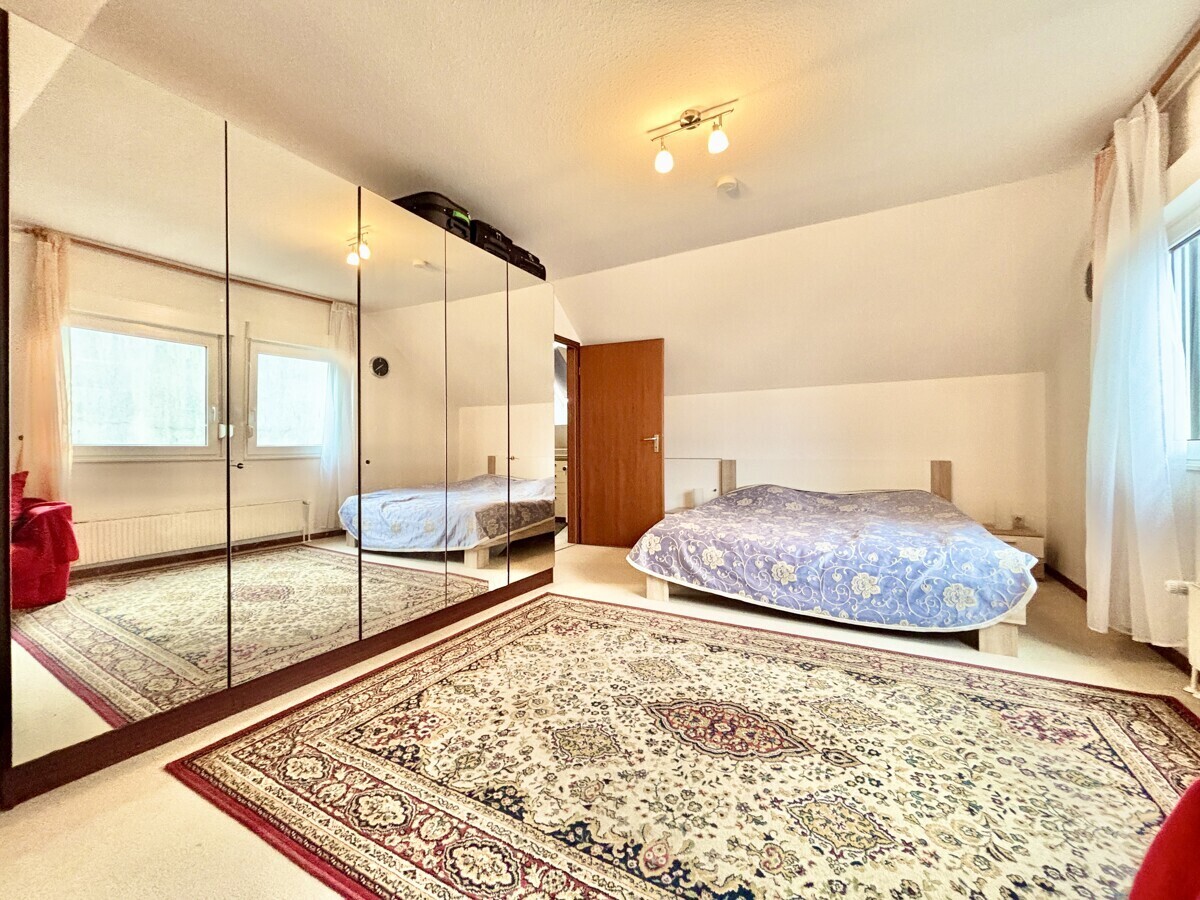 Schlafzimmer DG