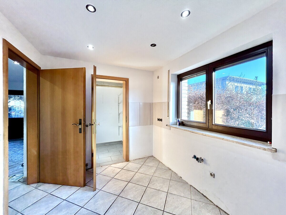 Küche mit Abstell EG