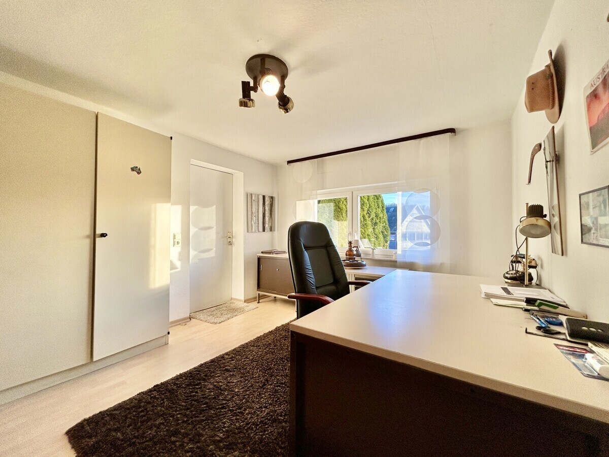 UG Bürozimmer