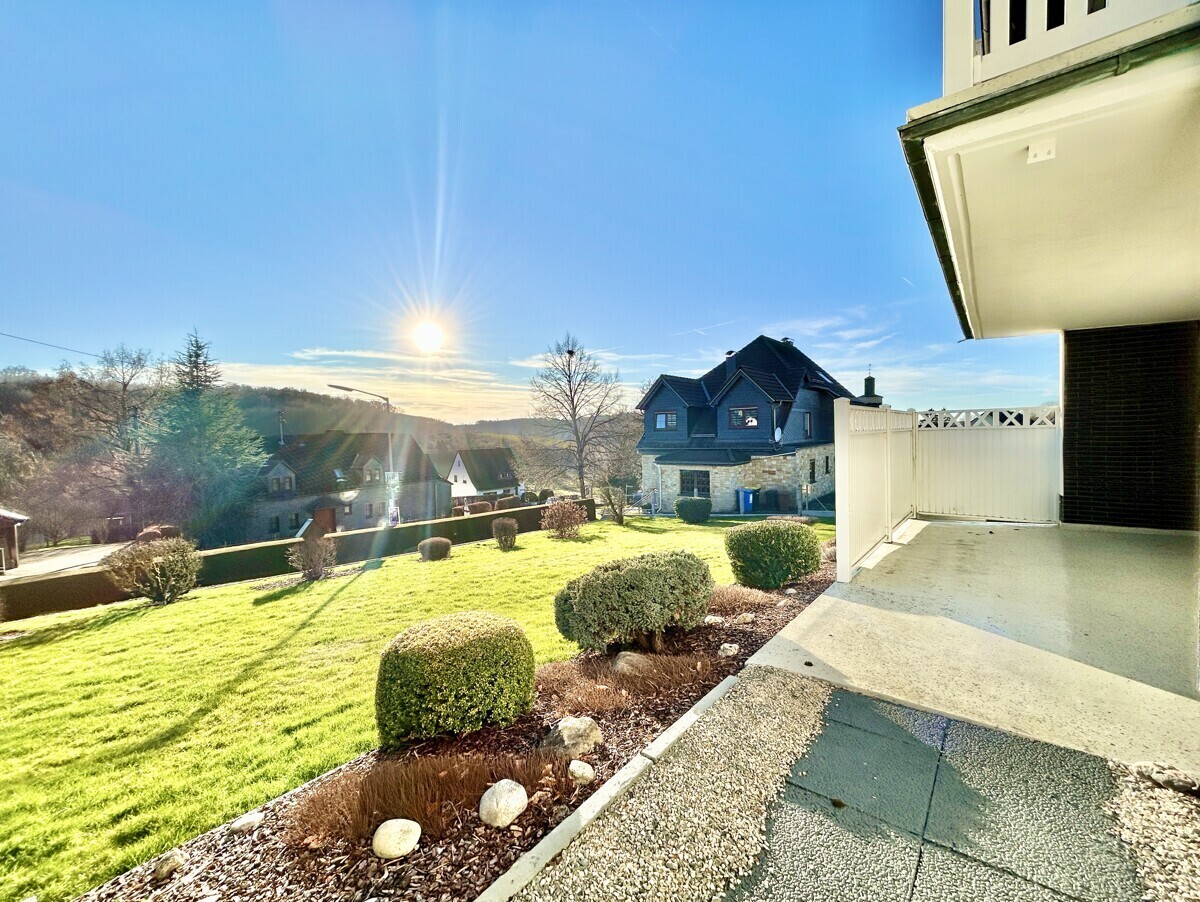 Schön angelegte Terrasse