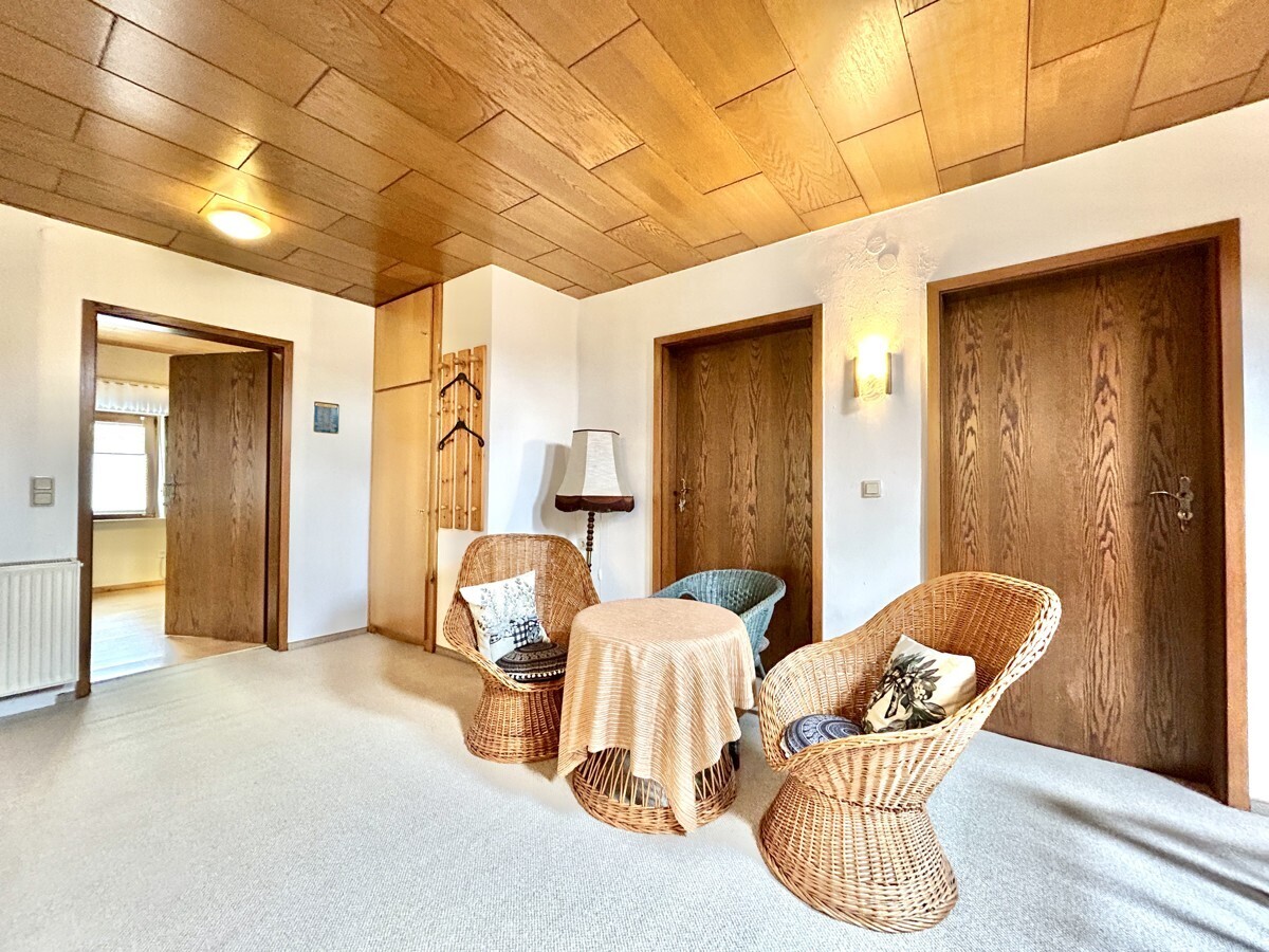 Flur mit Sitzecke DG