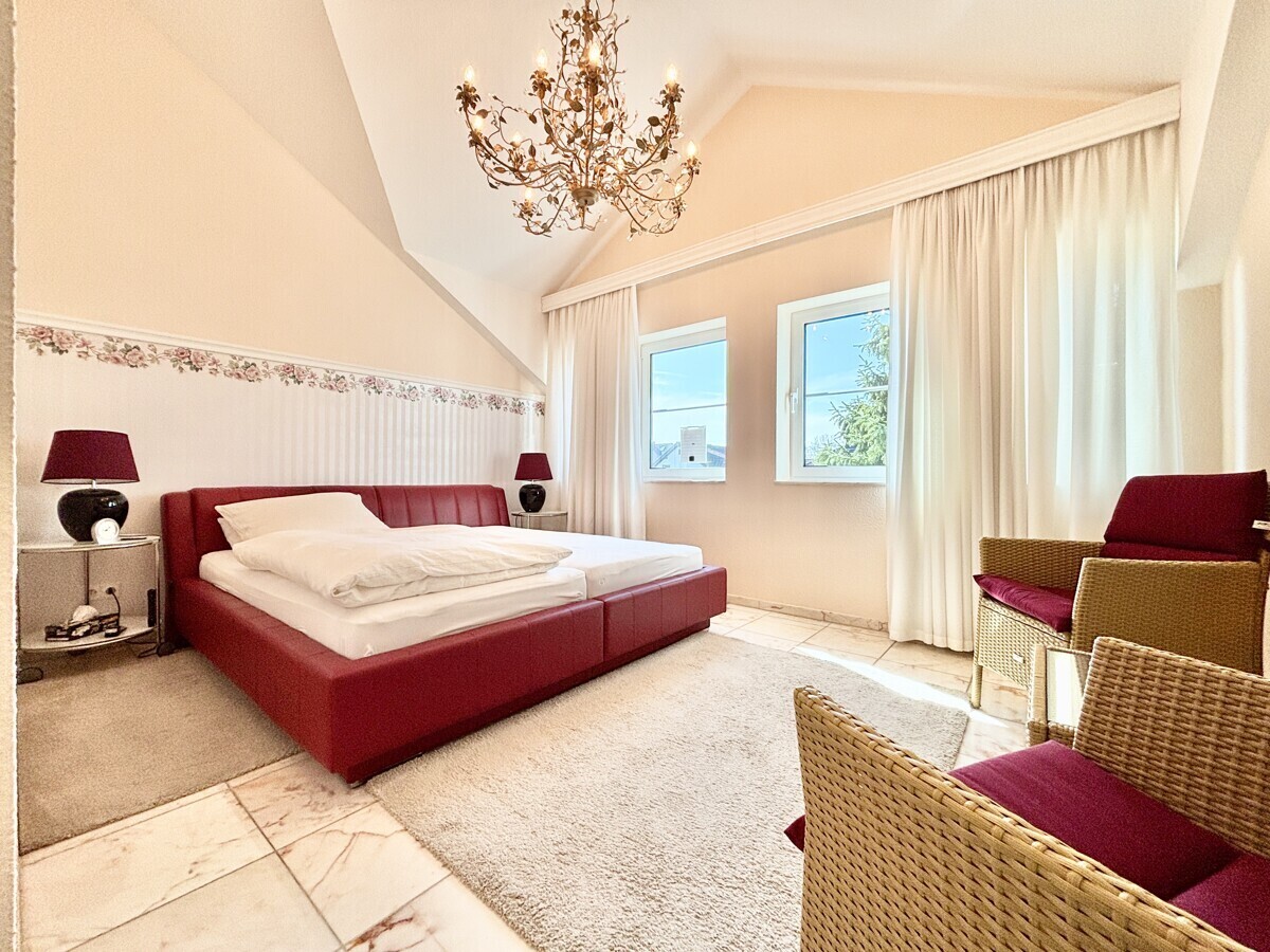 Elternschlafzimmer DG