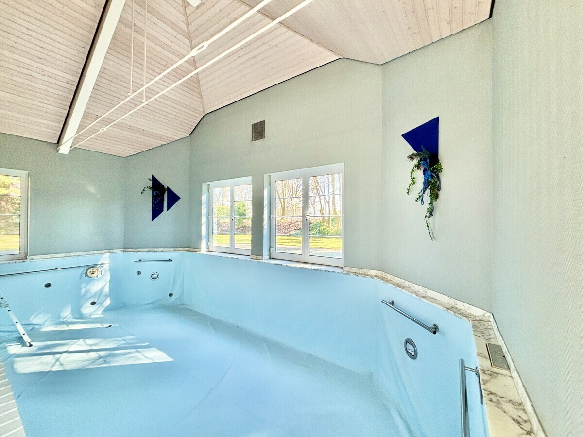 Indoor-Pool 