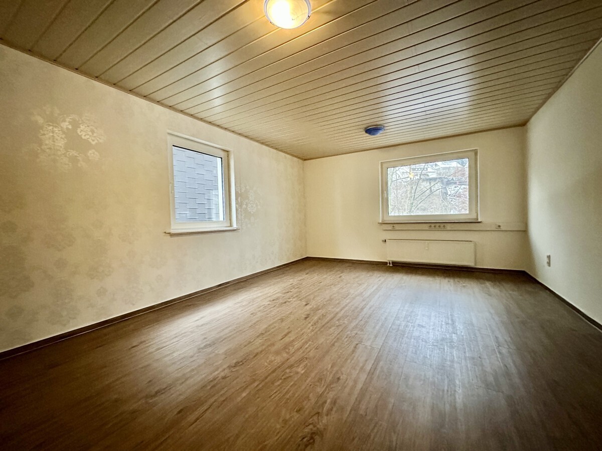 Wohnung 1.OG über Halle