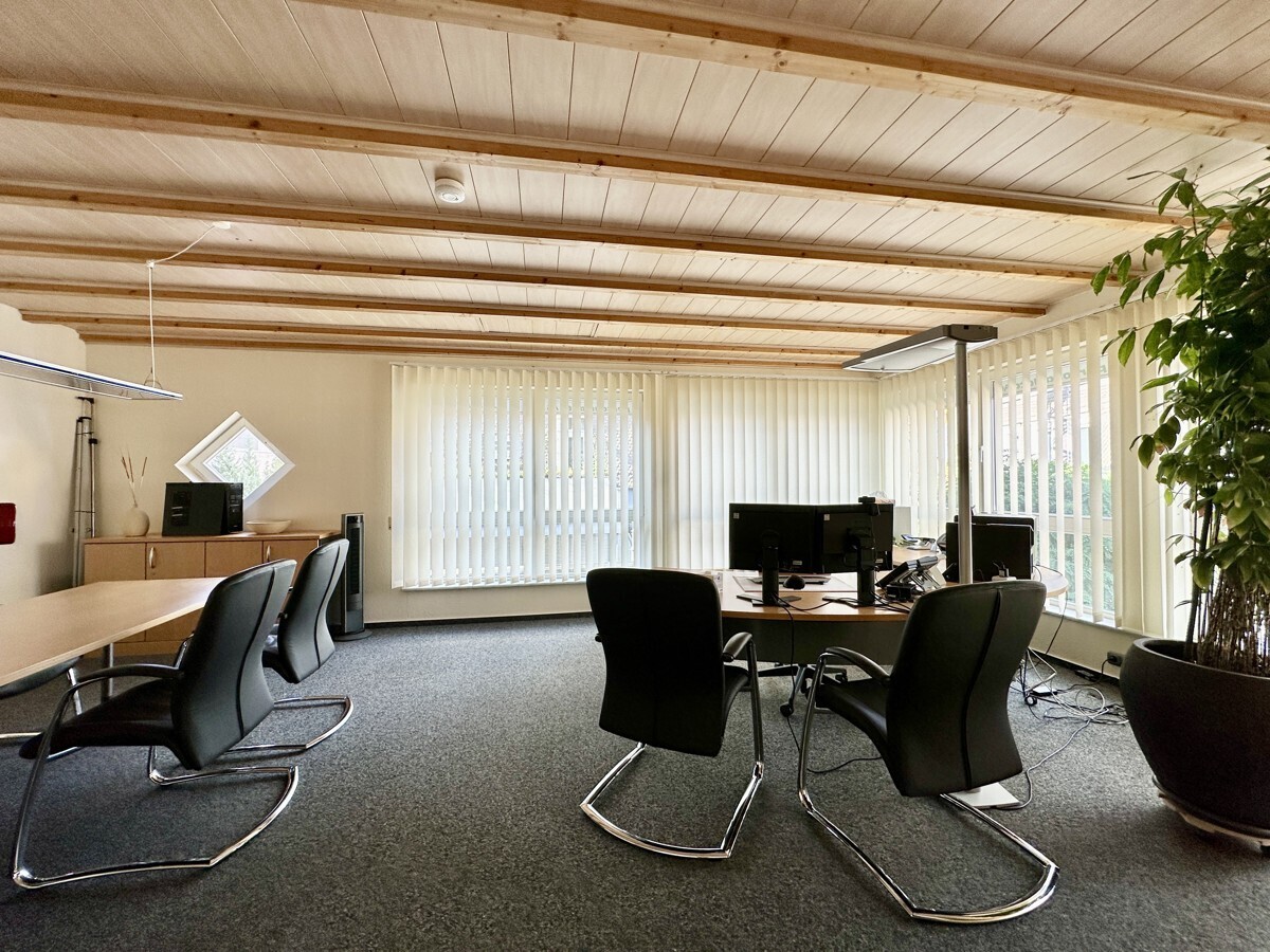 Eckbüro