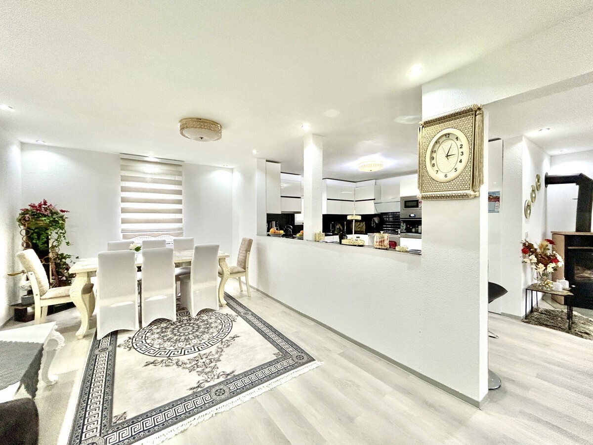 Wohn-/Ess-/Kochbreich OG