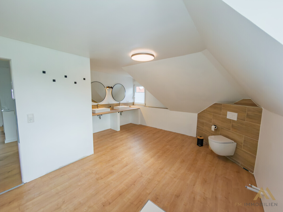 Badezimmer mit Badewanne