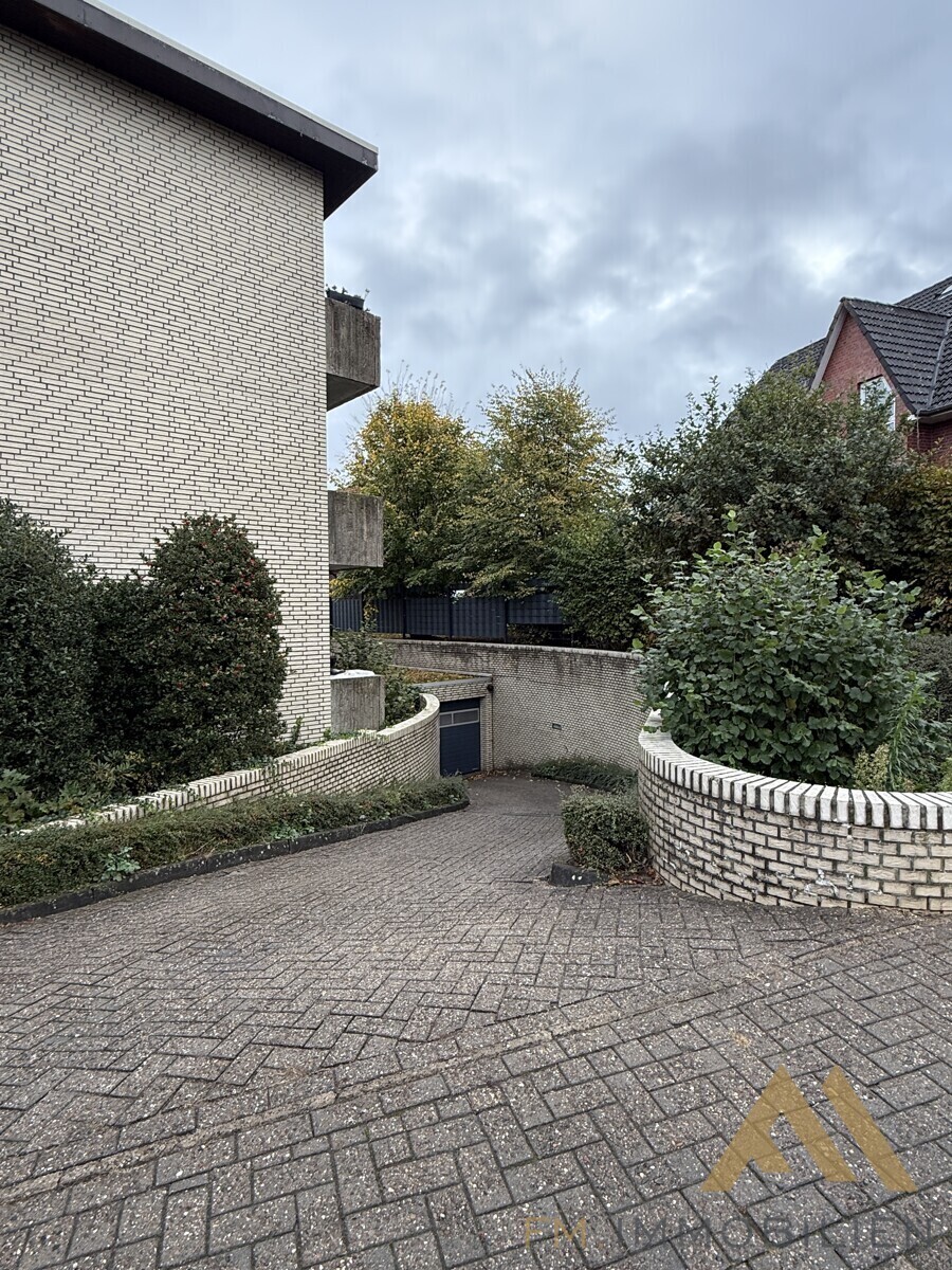 Tiefgaragenzufahrt