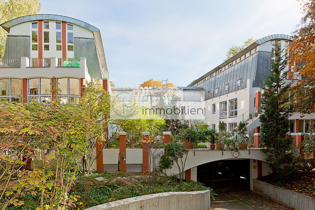 Tiefgarageneinfahrt