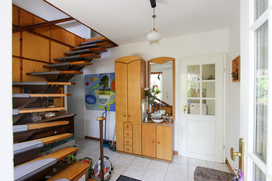 Flur und Treppe Erdgeschoss 