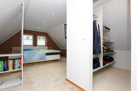 Schlafzimmer Kleiderschrank Haupthaus