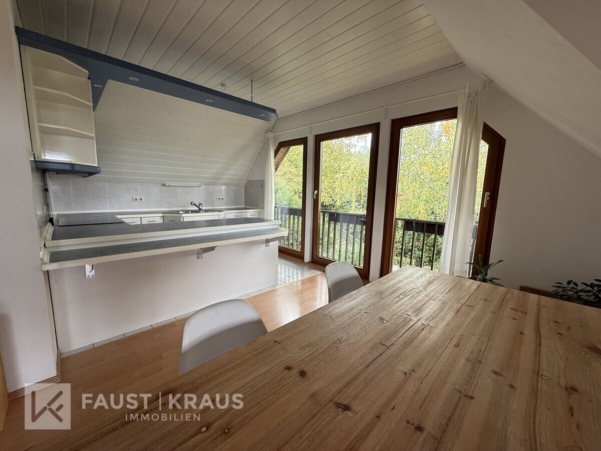 Küche und Essbereich DG