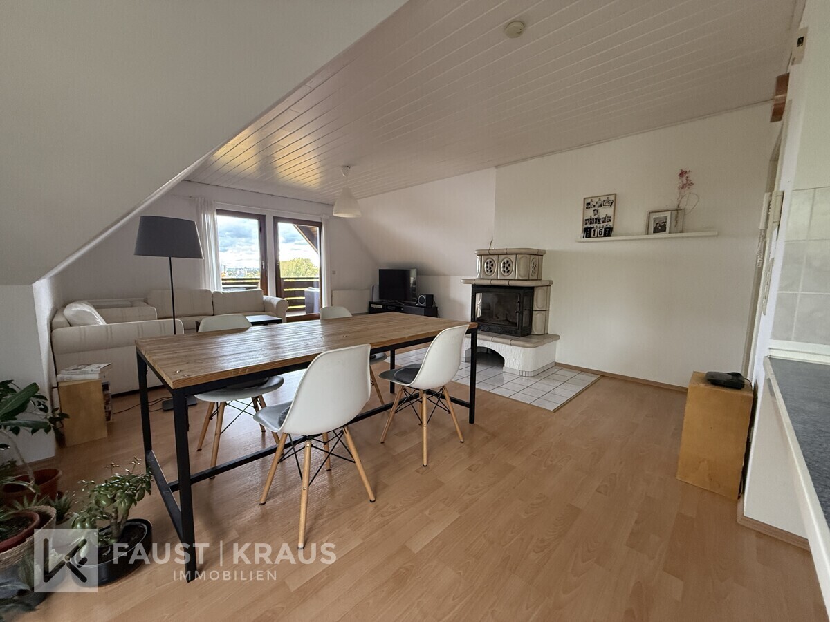 Wohn- und Essbereich DG