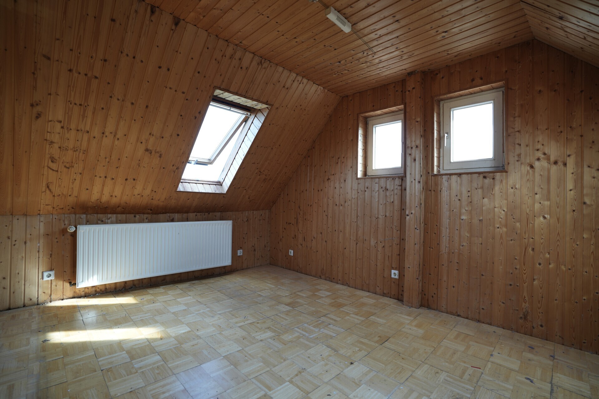 Schlafzimmer 8