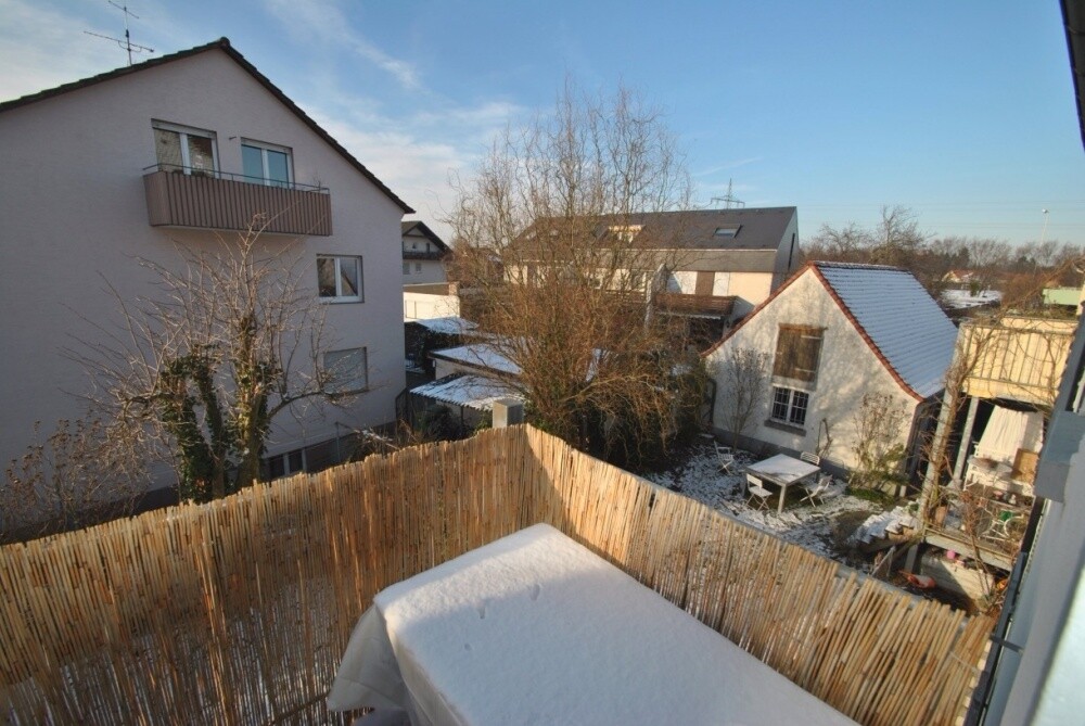 Sonnige Zeiten auf sehr gut nutzbaren Balkon
