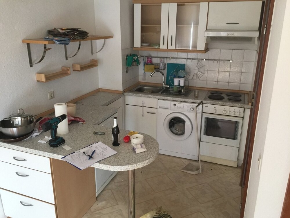 Zum Wohnzimmer offene Küche