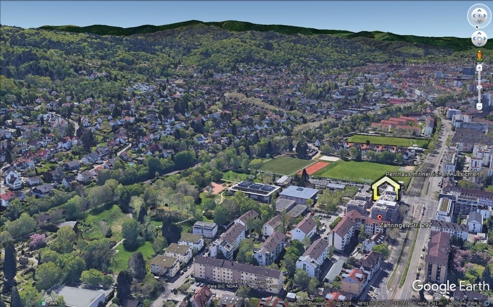 Bäckerei im Haus, Park auf der Rückseite, Straßenbahnhaltestelle vor der Türe.