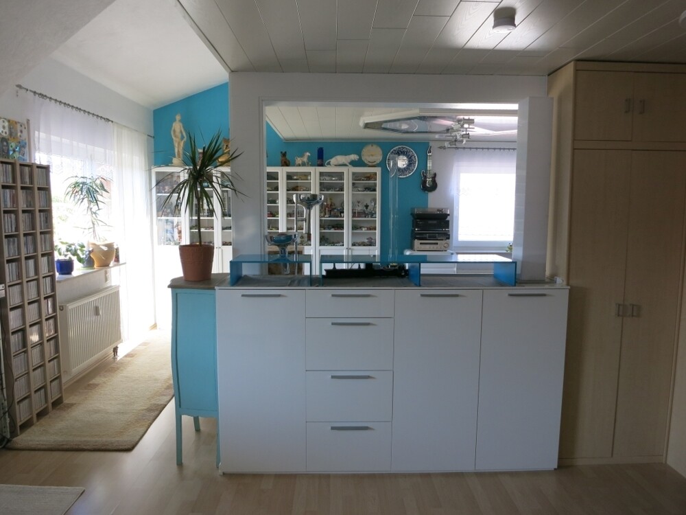 7 - Blick vom Flur ins Wohnzimmer - Untere Etage