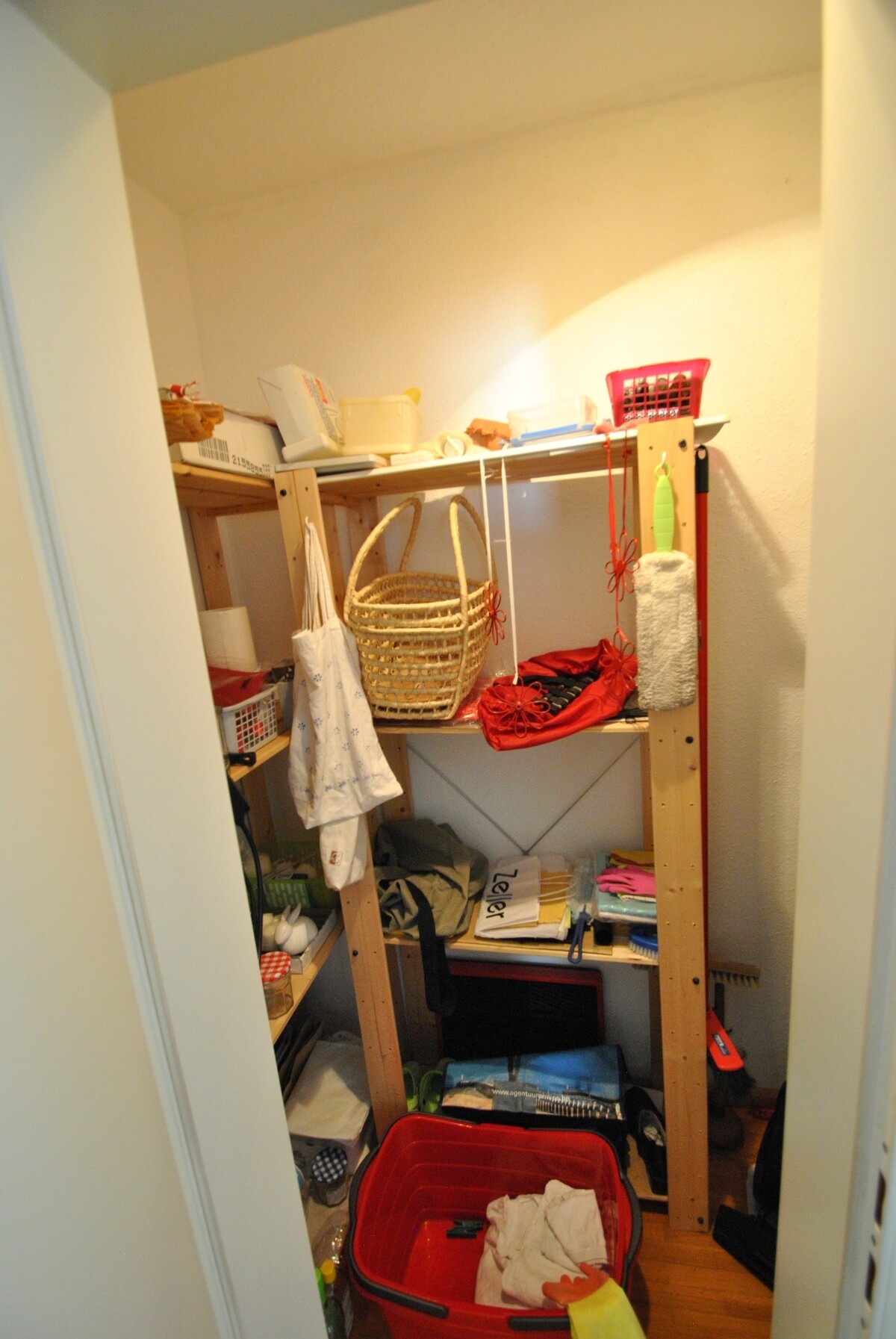 Abstellkammer im Wohnungsflur