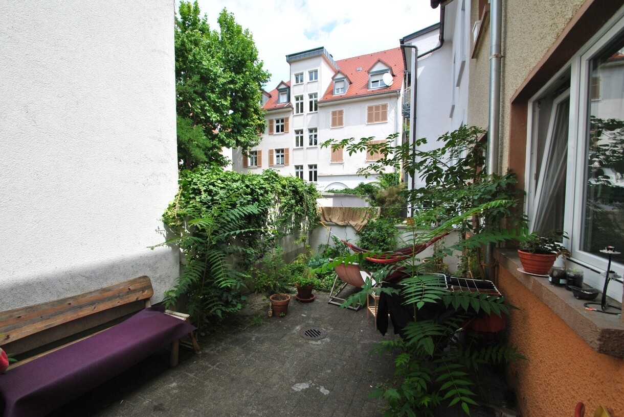 Terrasse hinter dem Hause
