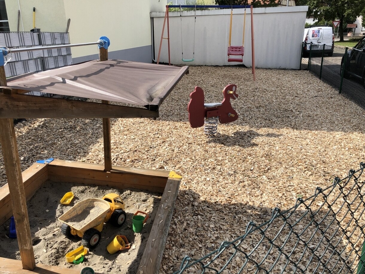 Gemeinschaftlicher Spielplatz der Gemeinschaft