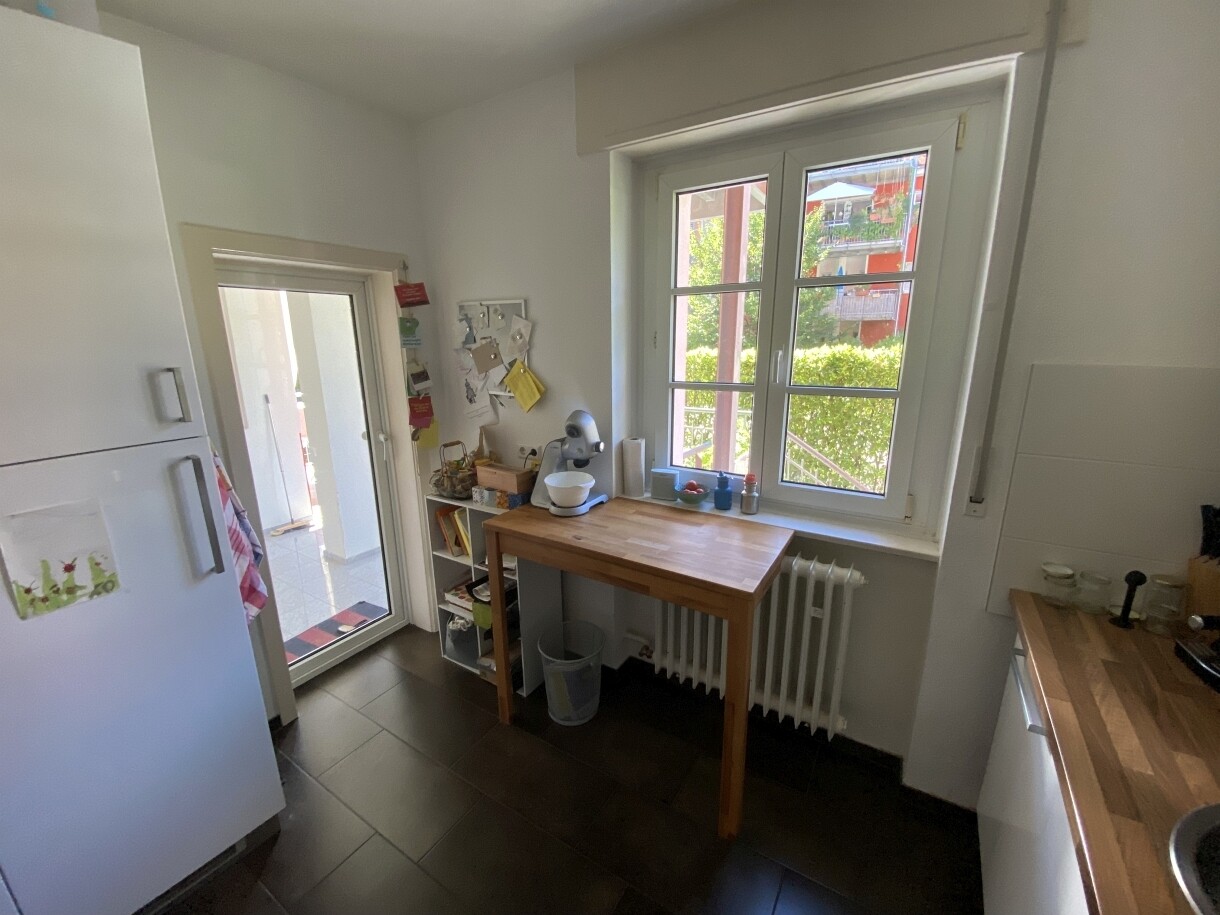 Kühle Getränke richten und raus auf den riesigen Balkon