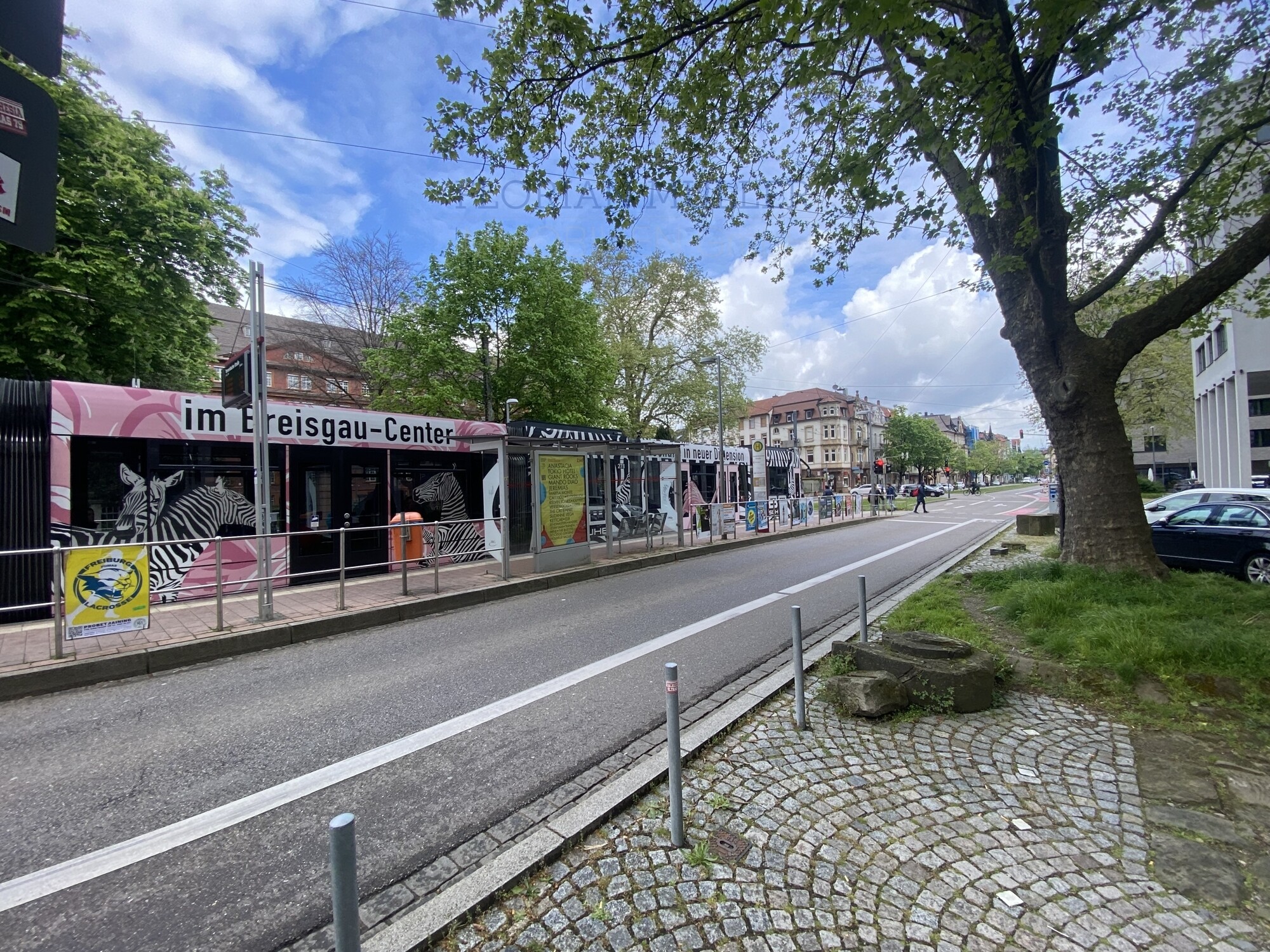 Straba direkt nebenan