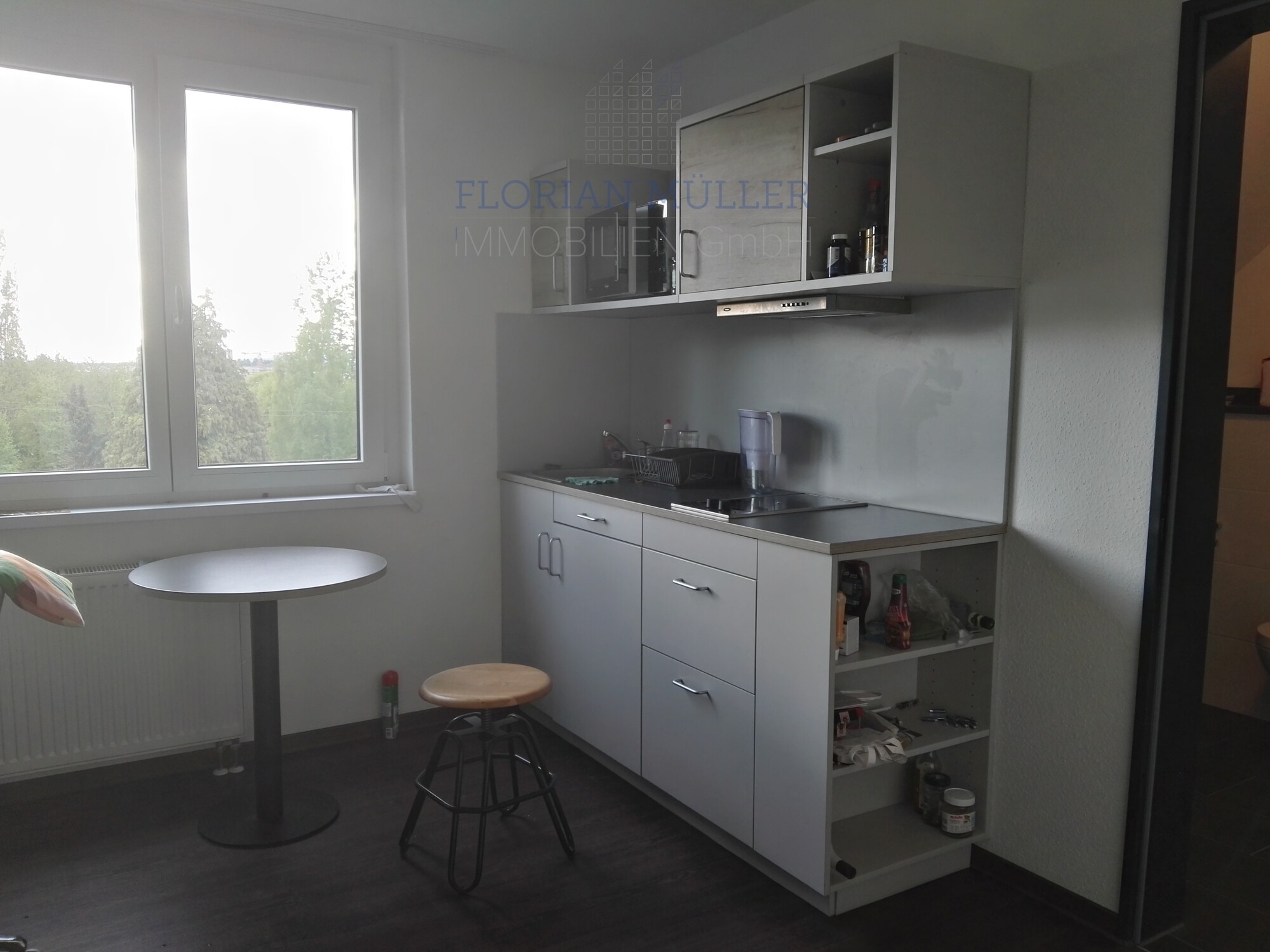 living area- Kitchen and dining table