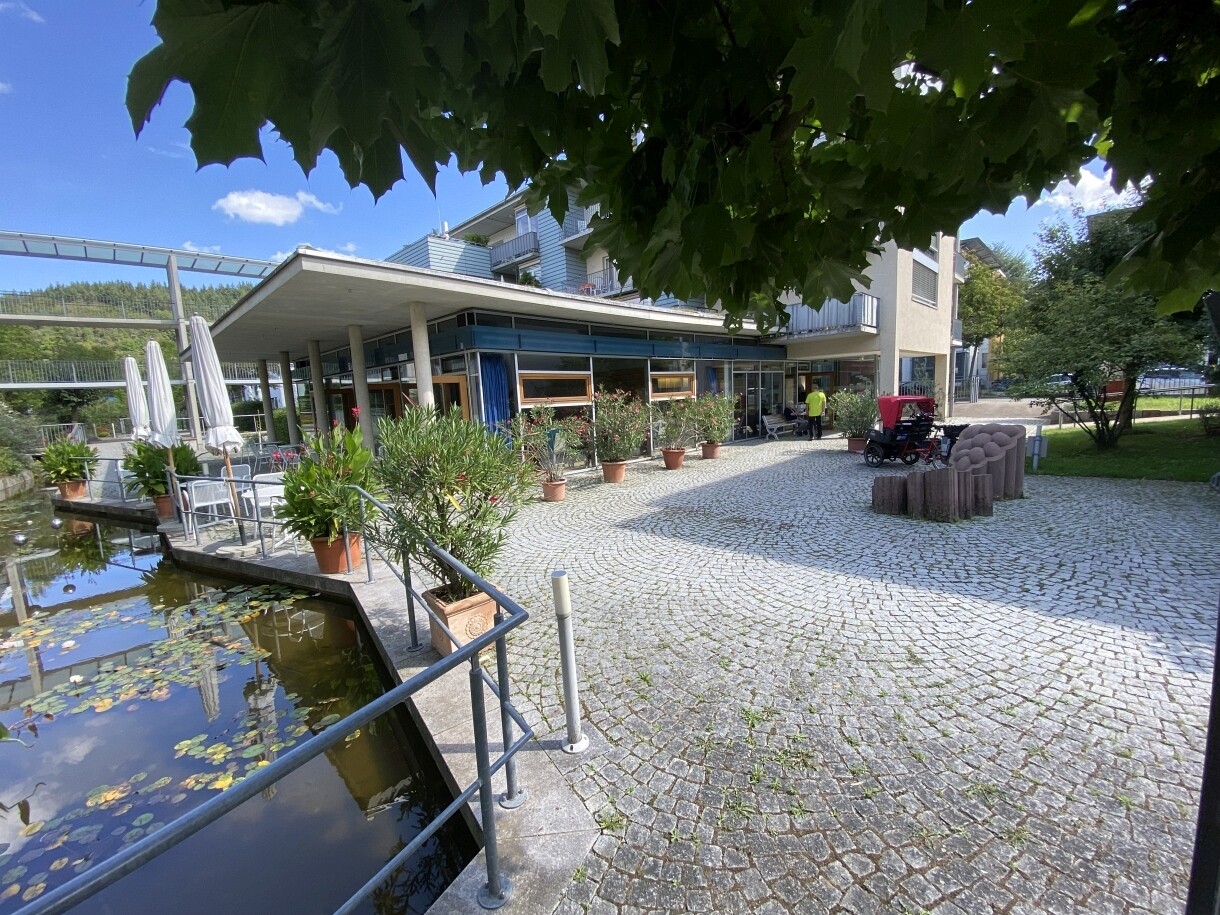 Begegnungszentrum mit Cafe u.a.